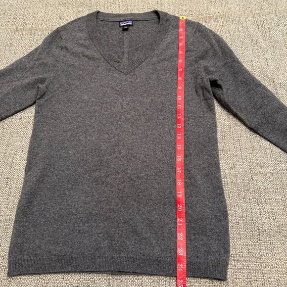 Patagonia Women's Recycled Cashmere + Wool V-Neck Sweater XS NWOT - Picture 5 of 9